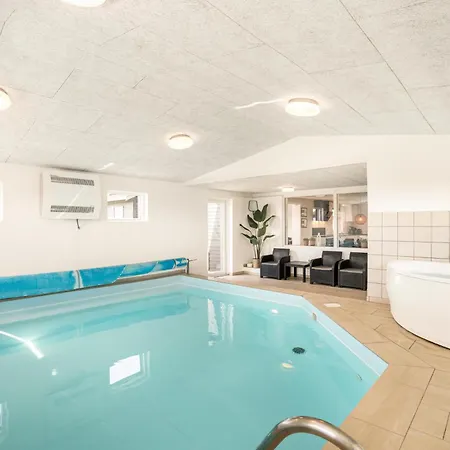 Poolhus I Vrist Til 18 Med Aktivitetsrum Sj800 度假居 *