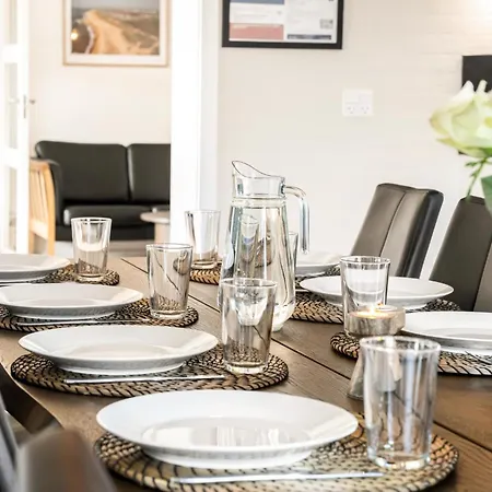度假居 Poolhus I Vrist Til 18 Med Aktivitetsrum Sj800 哈博尔