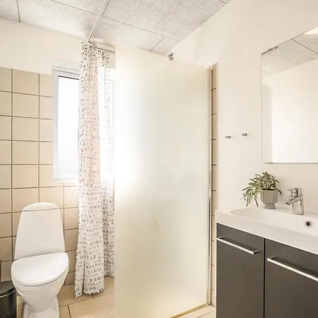 Poolhus I Vrist Til 18 Med Aktivitetsrum Sj800