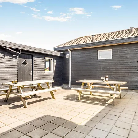 Poolhus I Vrist Til 18 Med Aktivitetsrum Sj800 Feriehus